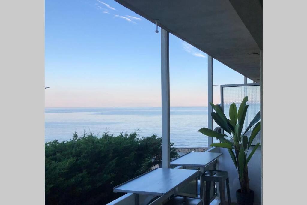 Charmant Studio Avec Terrasse Vue Mer A 50 M Sainte-Maxime Exterior foto